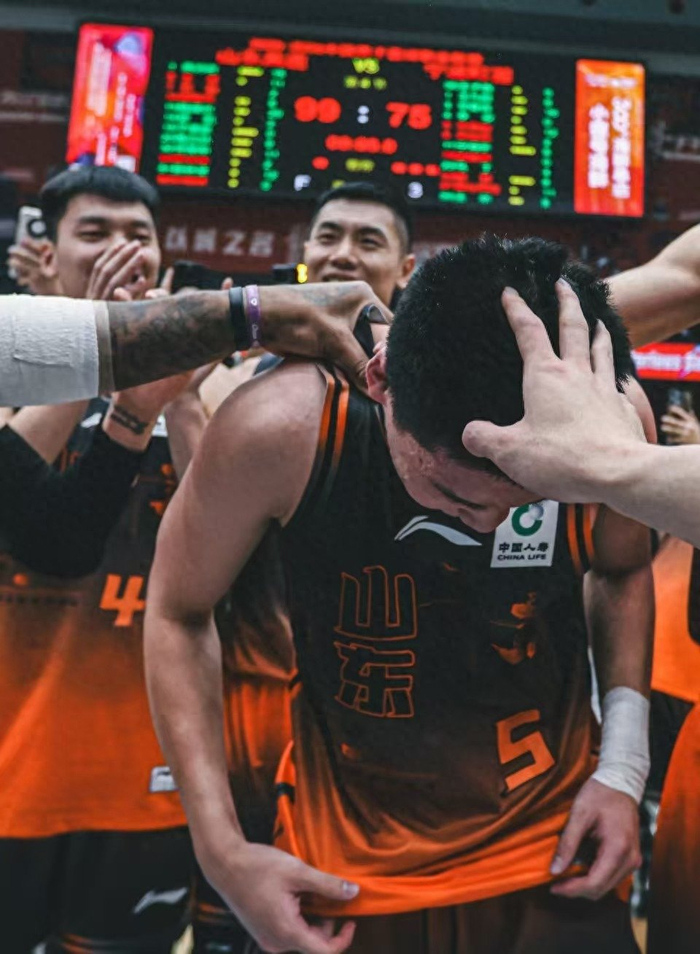 kaiyun-大冷门！山东惨遭30分大败，高诗岩1中0仅4分，联赛前4没望了|宁波|山东队|北京首钢|球队|季后赛_新浪体育_新浪新闻